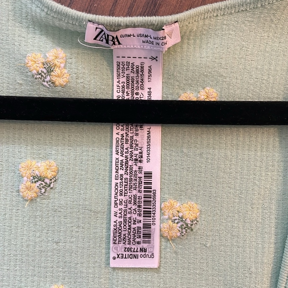 Light Green Zara Wrap Crop Top with Little Flowers - Picture 2 of 5